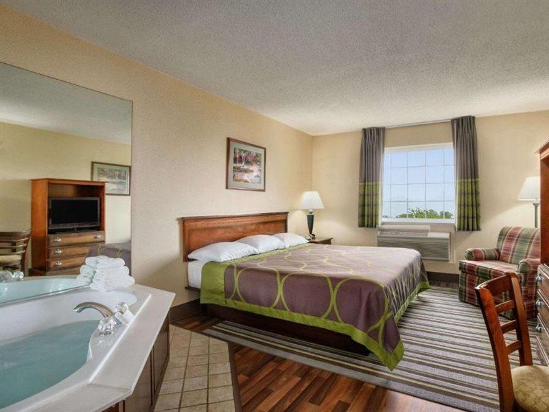 Super 8 By Wyndham Grayville Εξωτερικό φωτογραφία