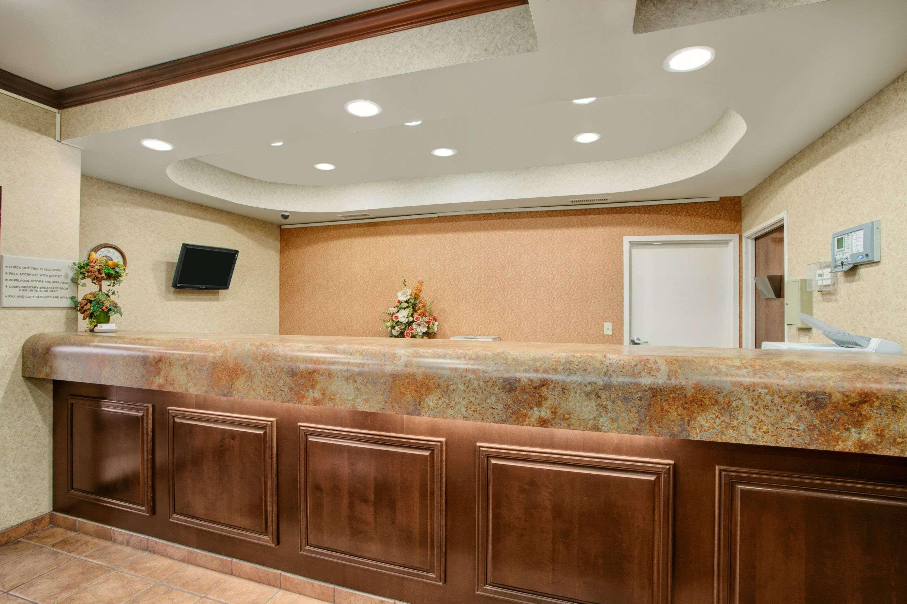 Super 8 By Wyndham Grayville Εξωτερικό φωτογραφία