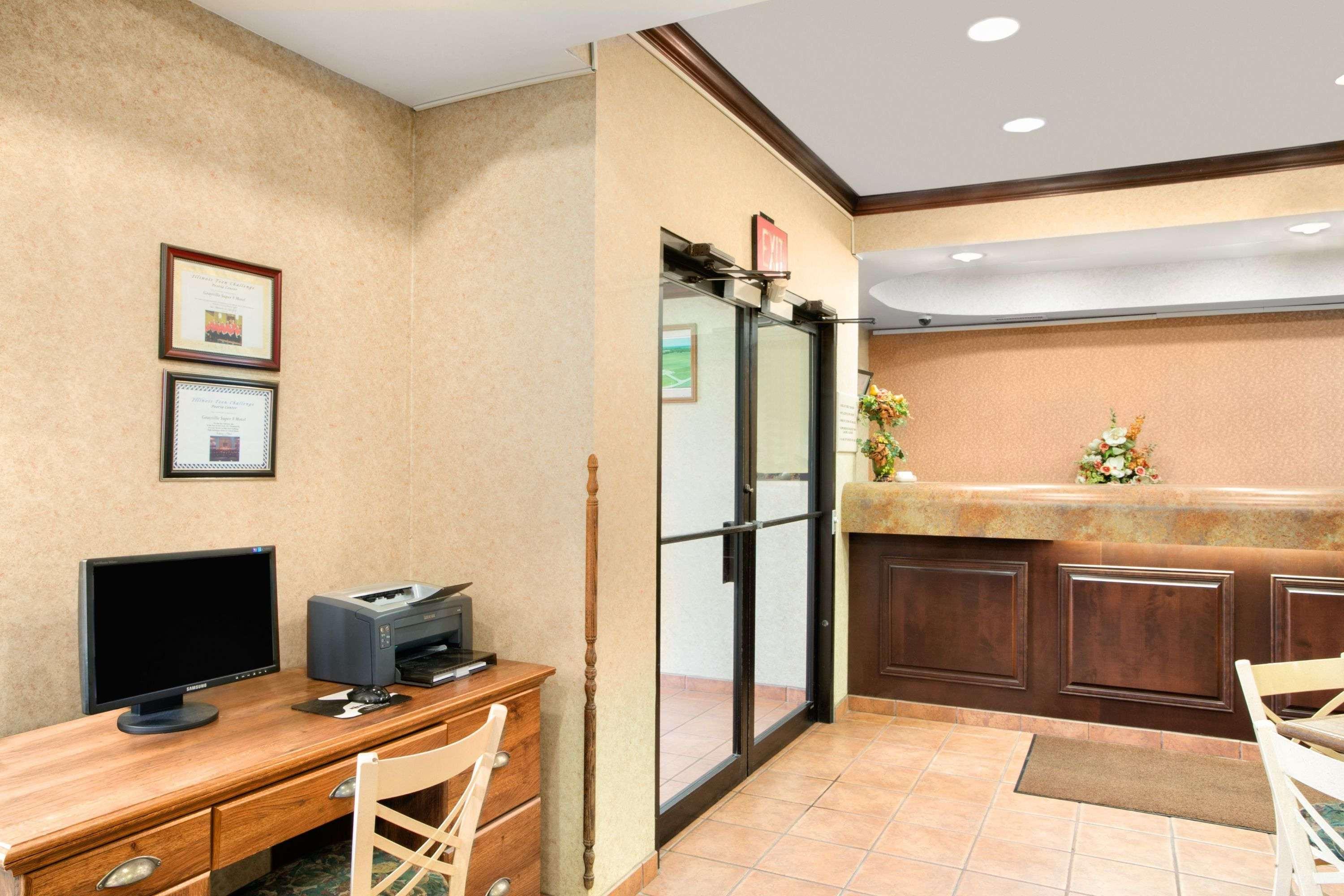 Super 8 By Wyndham Grayville Εξωτερικό φωτογραφία